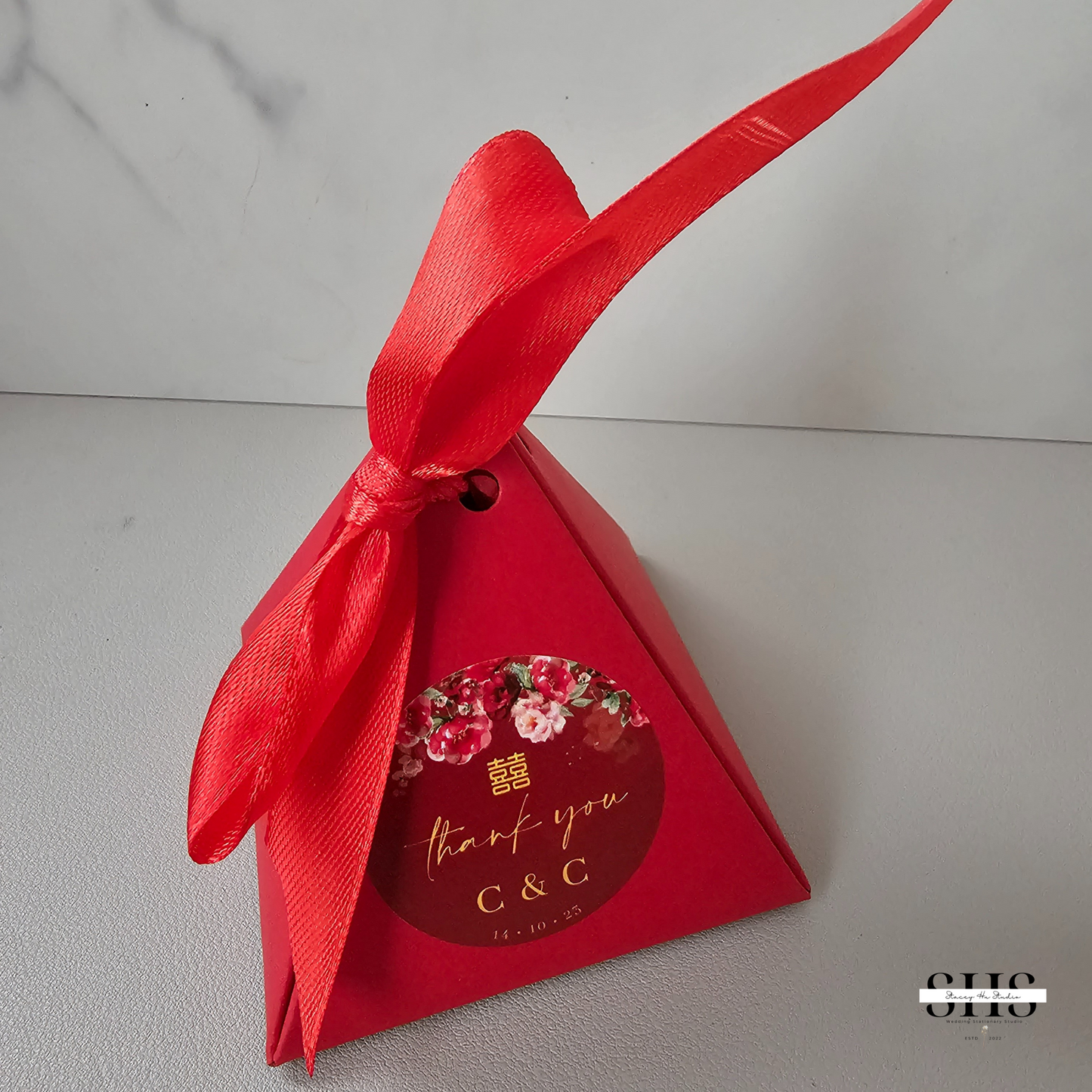 Plain Pyramid Party Favors Boxes | Small | 3 Colors