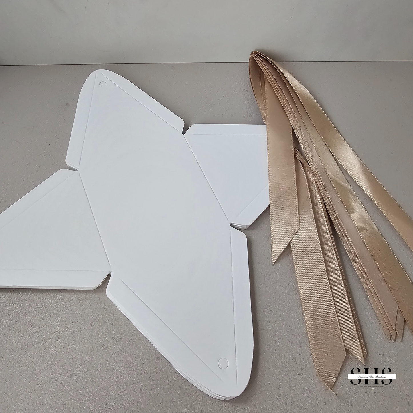 Plain Pyramid Party Favors Boxes | Small | 3 Colors