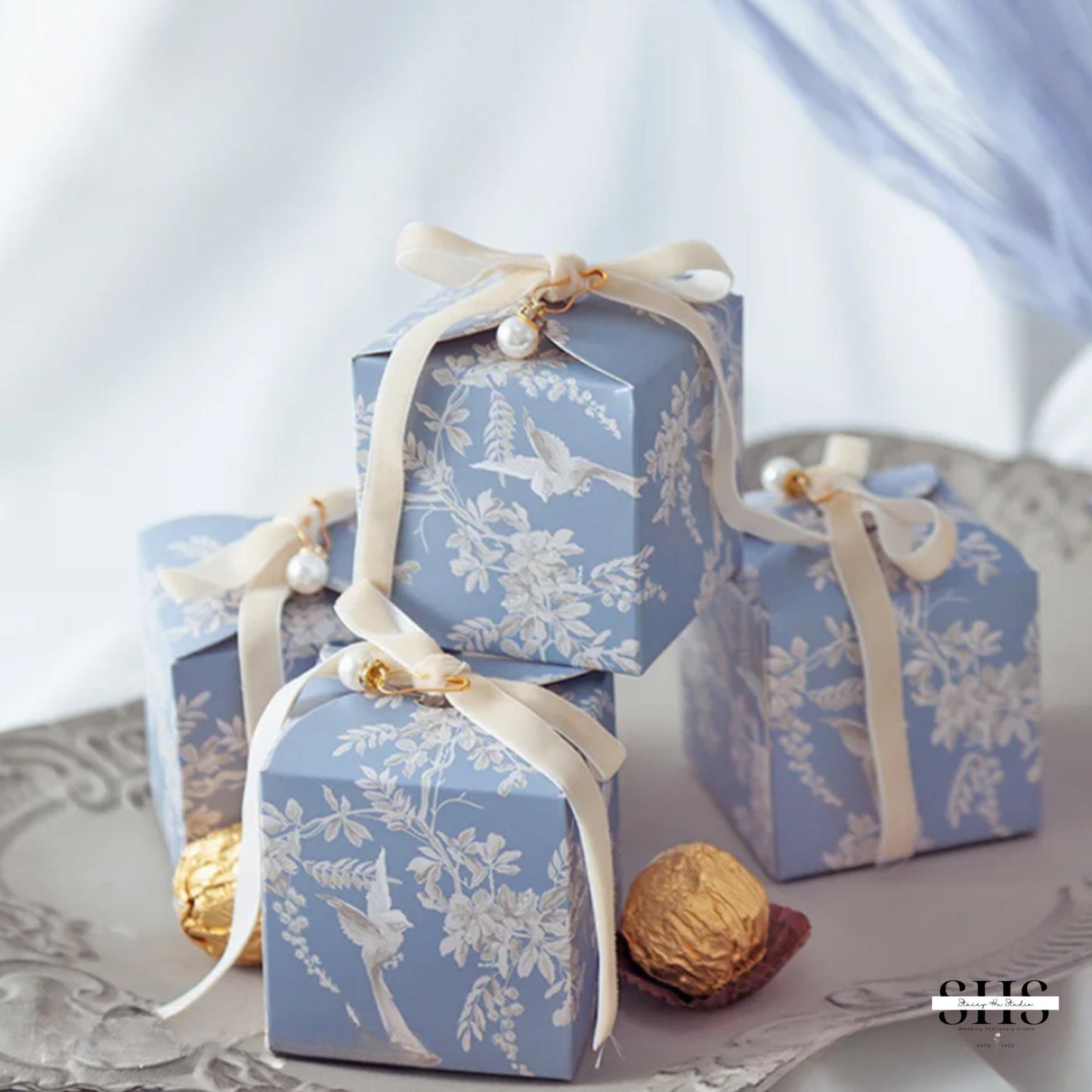 Elegant Dove Floral Square Party Boxes | Small | 2 Colors